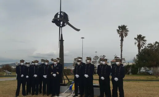 Nuevo homenaje marino y español en El Pireo