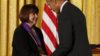 Cuando Obama rindió honores a Linda Ronstadt