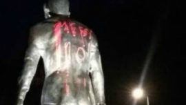 Cristiano: la estatua pintada de envidia