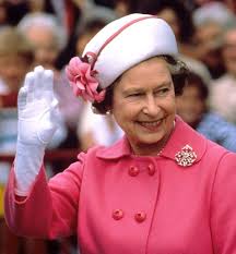 Los curiosos guantes de Isabel II de Inglaterra
