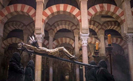 Embrujo y recogimiento en la Semana Santa de Córdoba