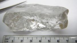 Encuentran valioso y raro diamante de 404 quilates en Angola