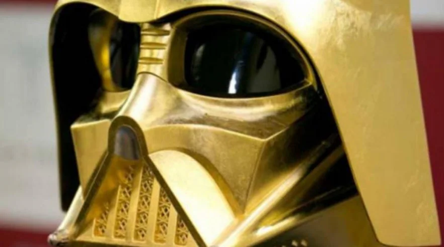 Venden casco de oro de Darth Vader por 1,3 millones de euros