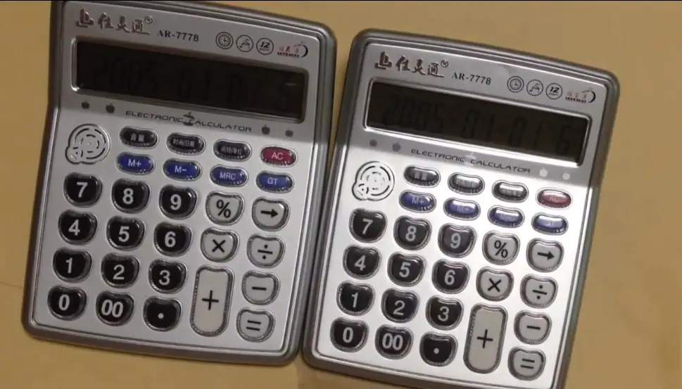 Así suena ‘Despacito’ con dos calculadoras