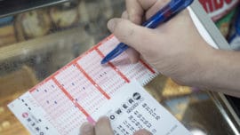 Un hombre encuentra un boleto de lotería que había perdido y gana 4 millones de dólares