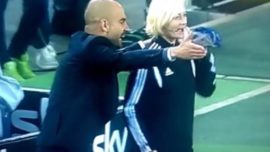 Guardiola y su vídeo con el cuarto arbitro