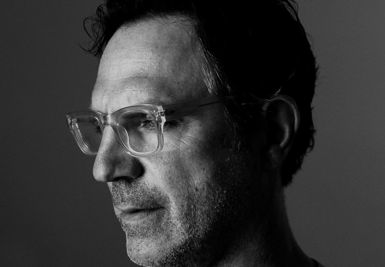 El influyente diseñador gráfico Paul Sahre