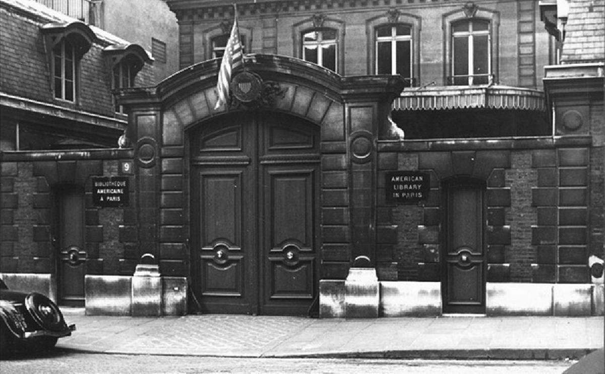 Tras la oscuridad de la guerra, la luz de los libros