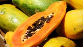 Receta FIT: Fideos de verduras con salsa de papaya y cilantro