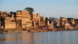 Cuidado con ensuciar el Ganges: ya tiene los mismos derechos que una persona