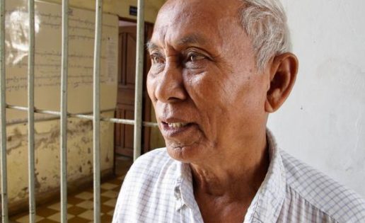 Un día con el único superviviente vivo del Auschwitz de Camboya
