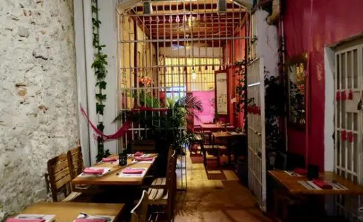 Cenar entre rejas en Cartagena de Indias
