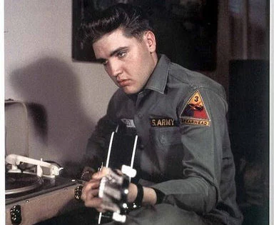 Elvis Presley, el “Rey” en el Ejército
