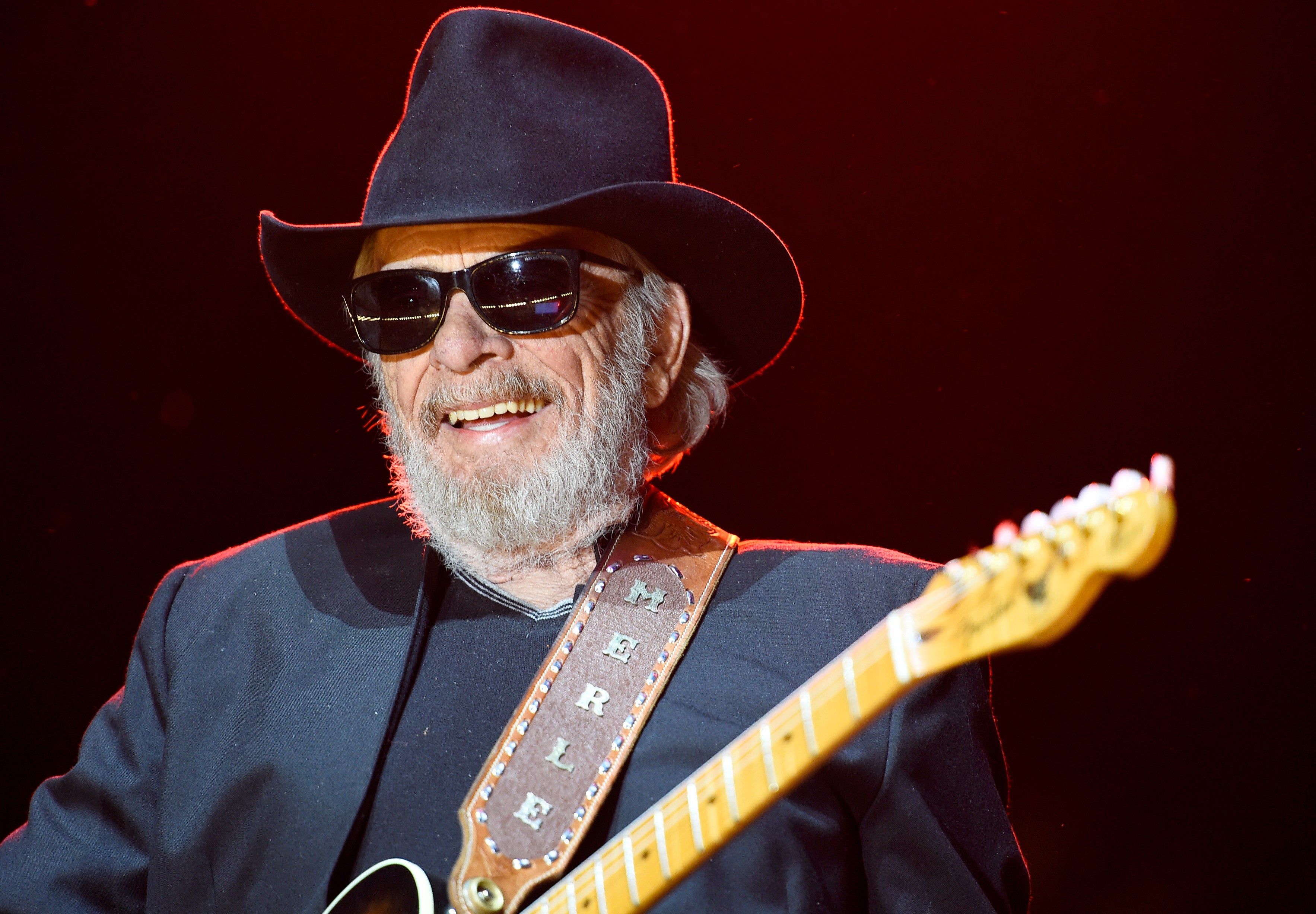 Merle Haggard, de la cárcel al escenario