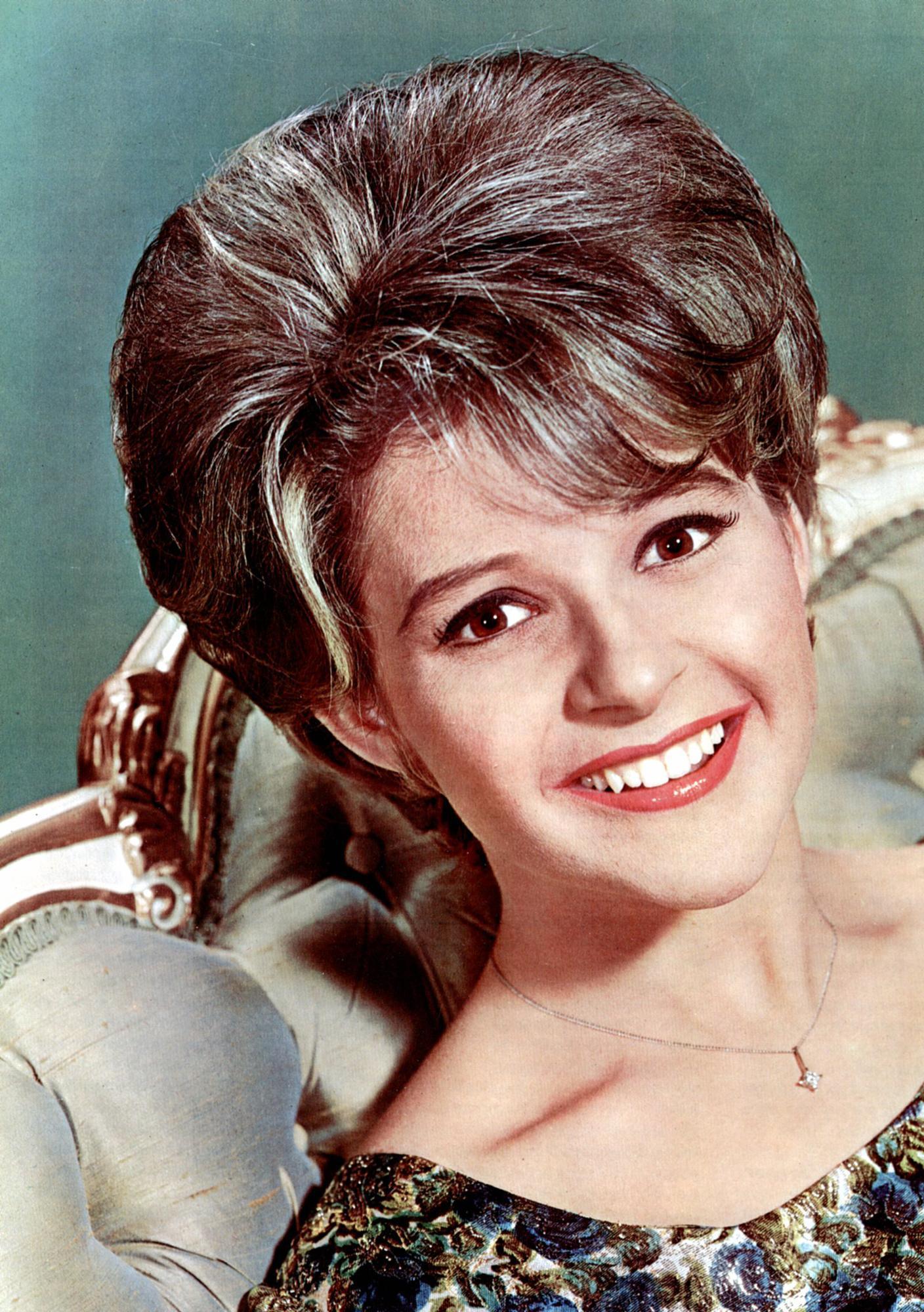 Brenda lee christmas tree. Brenda Lee. Бренда Мэй Тэрпли. Brenda Lee в молодости. Бренда ли (Brenda Lee).