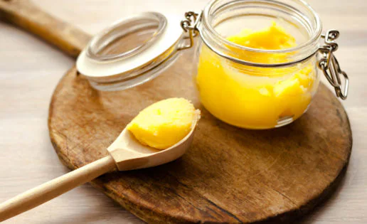 Qué es la mantequilla ghee y cómo puedes prepararla en casa