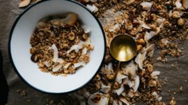 Cómo preparar granola casera para un desayuno nutritivo y sin azúcar
