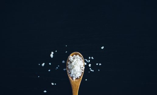 Ideas para reducir la sal en tu dieta sin perder el sabor
