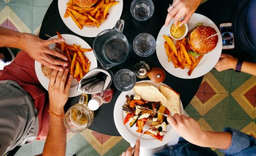 ‘Cheat meal’ o comidas trampa: ¿sirven para algo?