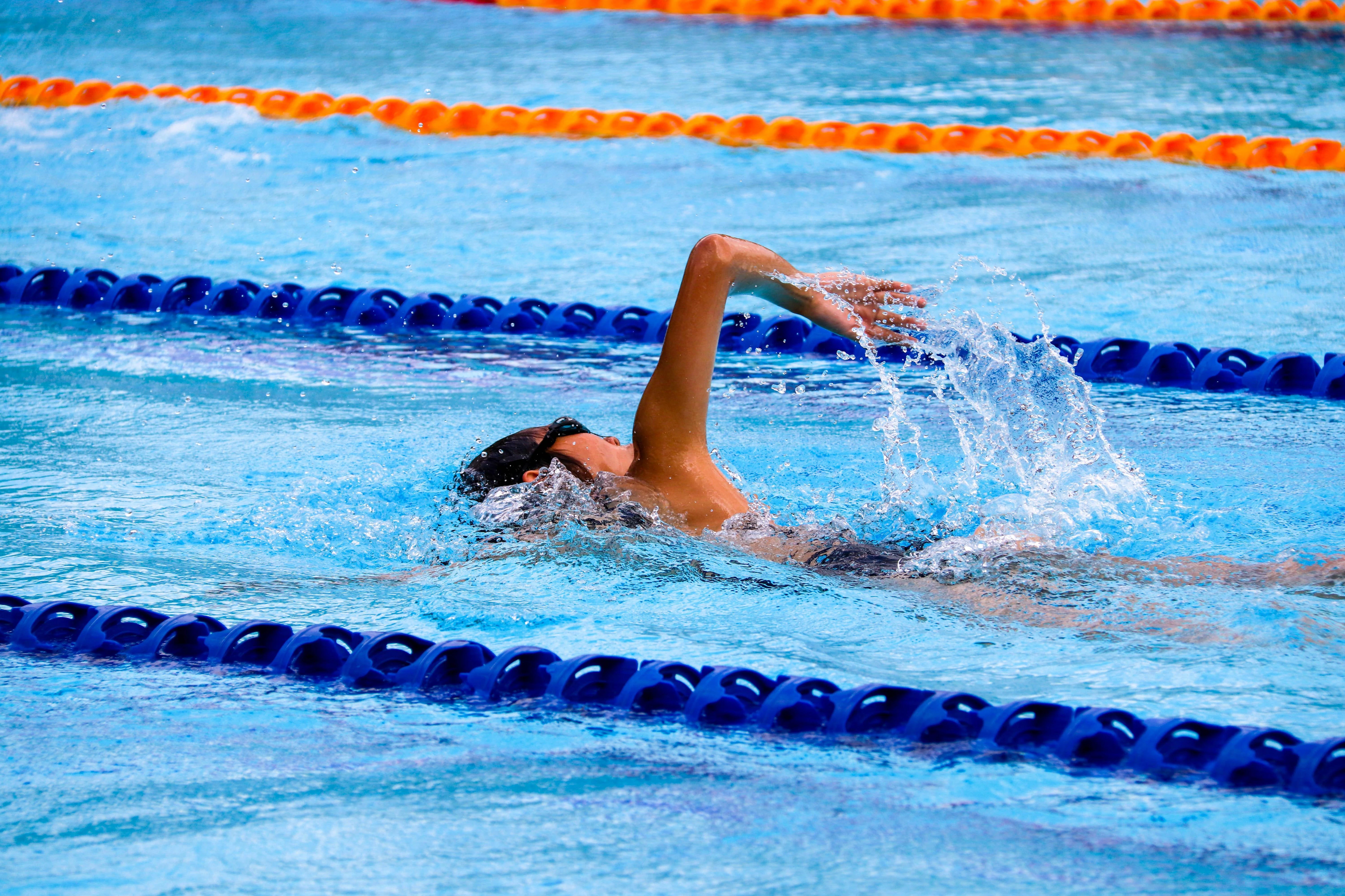 ¿Es la natación un ejercicio tan completo como se dice?