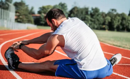 Conoce el riesgo que corres al hacer plancha abdominal