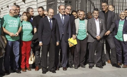 El País felicita a Podemos
