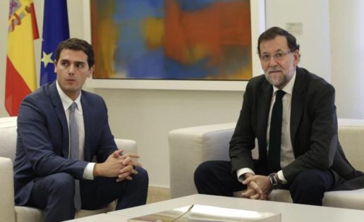 Los tuits de Rivera contra Rajoy