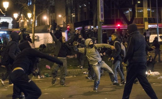 Marchan por la dignidad, pero esquilman a la gente