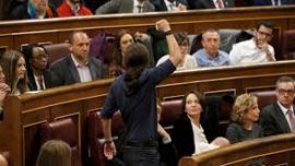 Podemos lleva el esperpento al Congreso