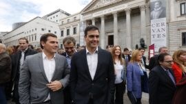 El veto de Sánchez y Rivera a Rajoy da alas al PP