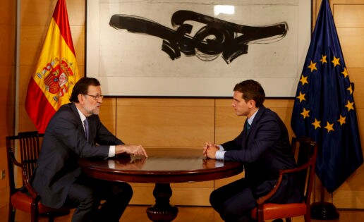 Rajoy y Rivera ponen contra las cuerdas a Sánchez