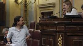 Iglesias cree que el Parlamento es un circo, Pastor le frena