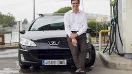 Pedro Sánchez aparca el coche y su gira por España