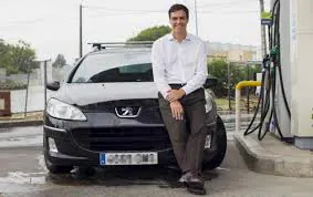 Pedro Sánchez aparca el coche y su gira por España