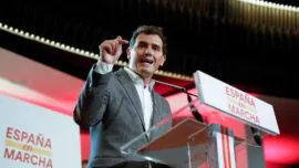 La “bomba” de Rivera es otro volantazo en su estrategia: ahora quiere pactar con el PSOE