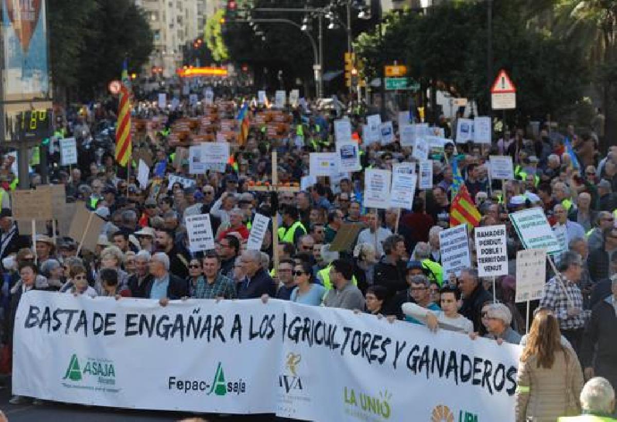 Vox, lanzado a la caza del voto rural