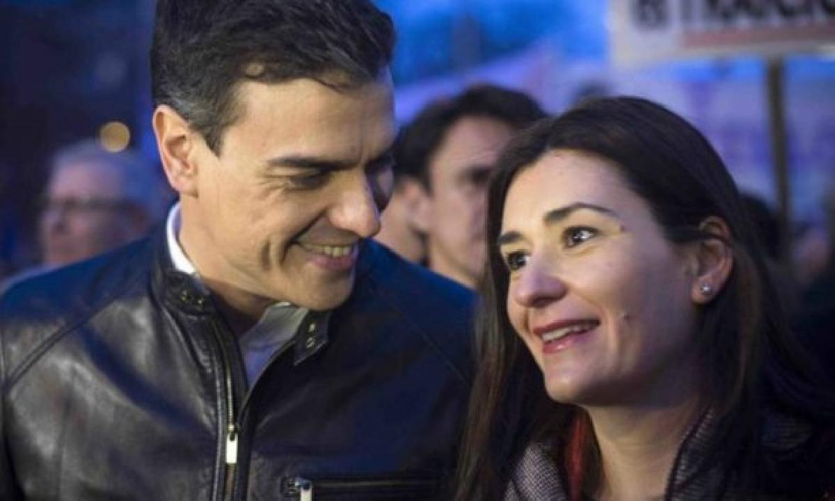 Una embajada, el premio al master irregular de una ministra