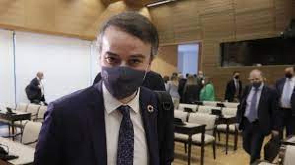 Iván Redondo empuja al barranco a Sánchez, pero no se inmolará detrás