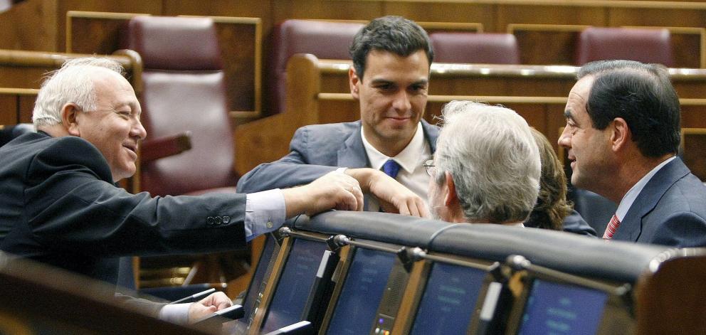 Moratinos se enfada con Pedro Sánchez