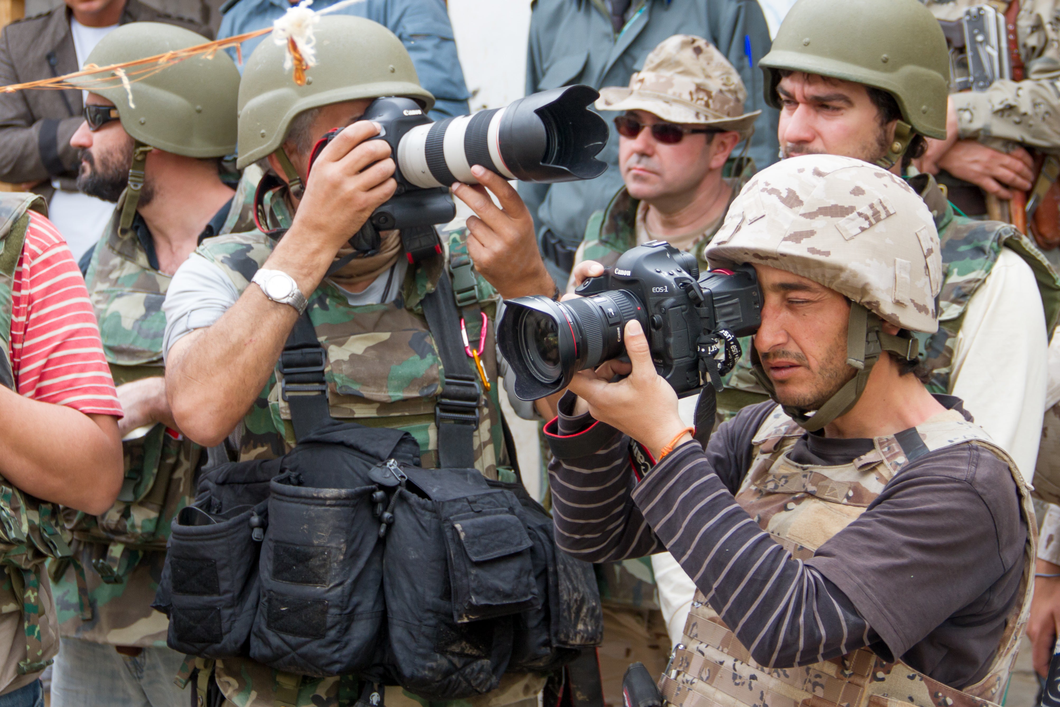 Prensa y militares: levantando el burka informativo en Afganistán