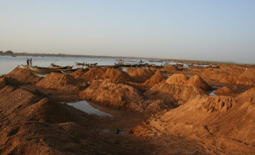EUTM Malí (VI): río Níger, donde moran los «pescadores de arena»