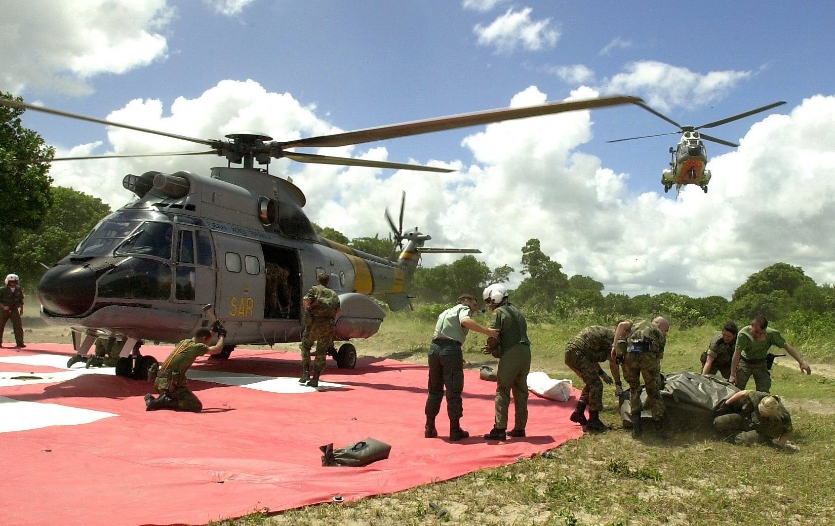 «Ve tú y haz lo mismo»: la historia de los helicópteros en el Ejército del Aire