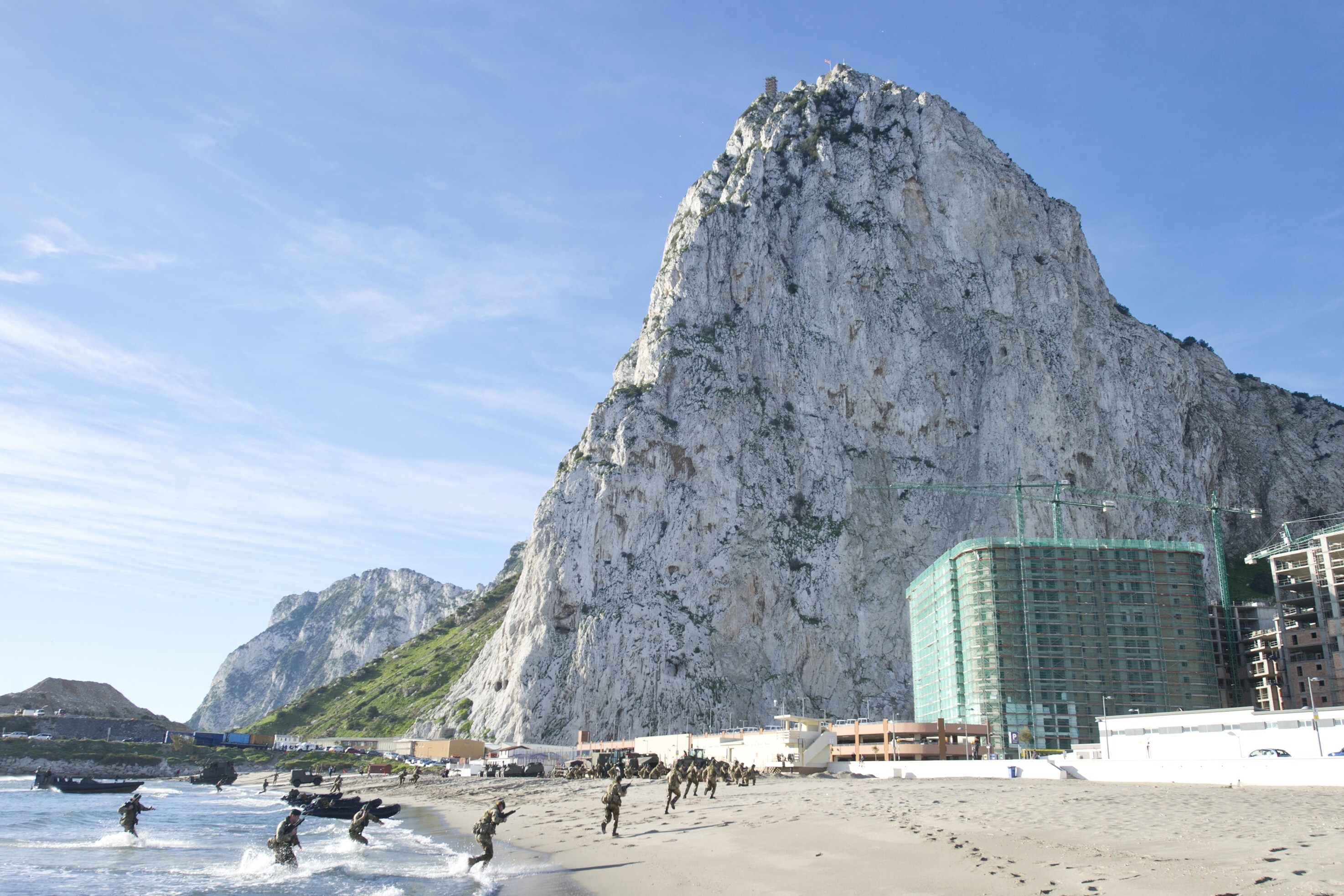 Los marines británicos desembarcan en el megaproyecto urbanístico de Gibraltar
