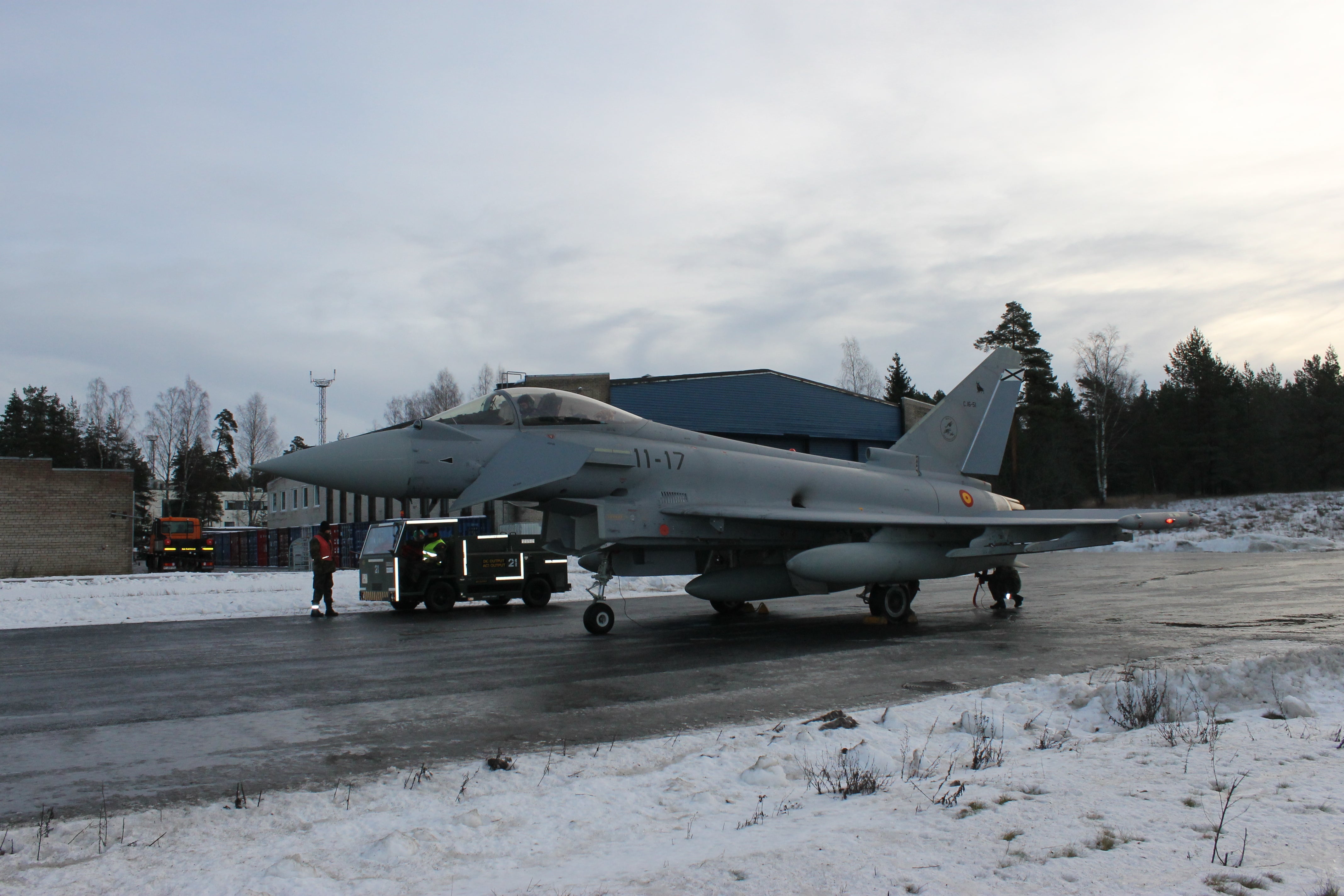 Vídeo: primer vuelo e imágenes de los caza Eurofighter en Estonia