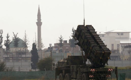 España prorrogará su misión con misiles Patriot en Turquía hasta mediados de 2017