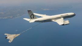 EE.UU. logra el primer repostaje en vuelo del «drone» de combate de la US Navy