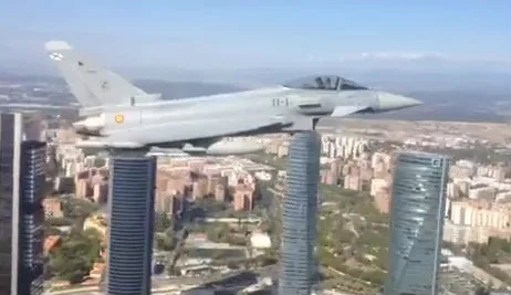 #12O: el vídeo del Eurofighter por la Castellana, el Bernabéu y las cuatro Torres