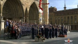 El emotivo «Feliz Navidad» del Aire junto a la Catedral de León