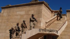 Adiestramiento español en el antiguo palacio de Sadam Hussein en Bagdad
