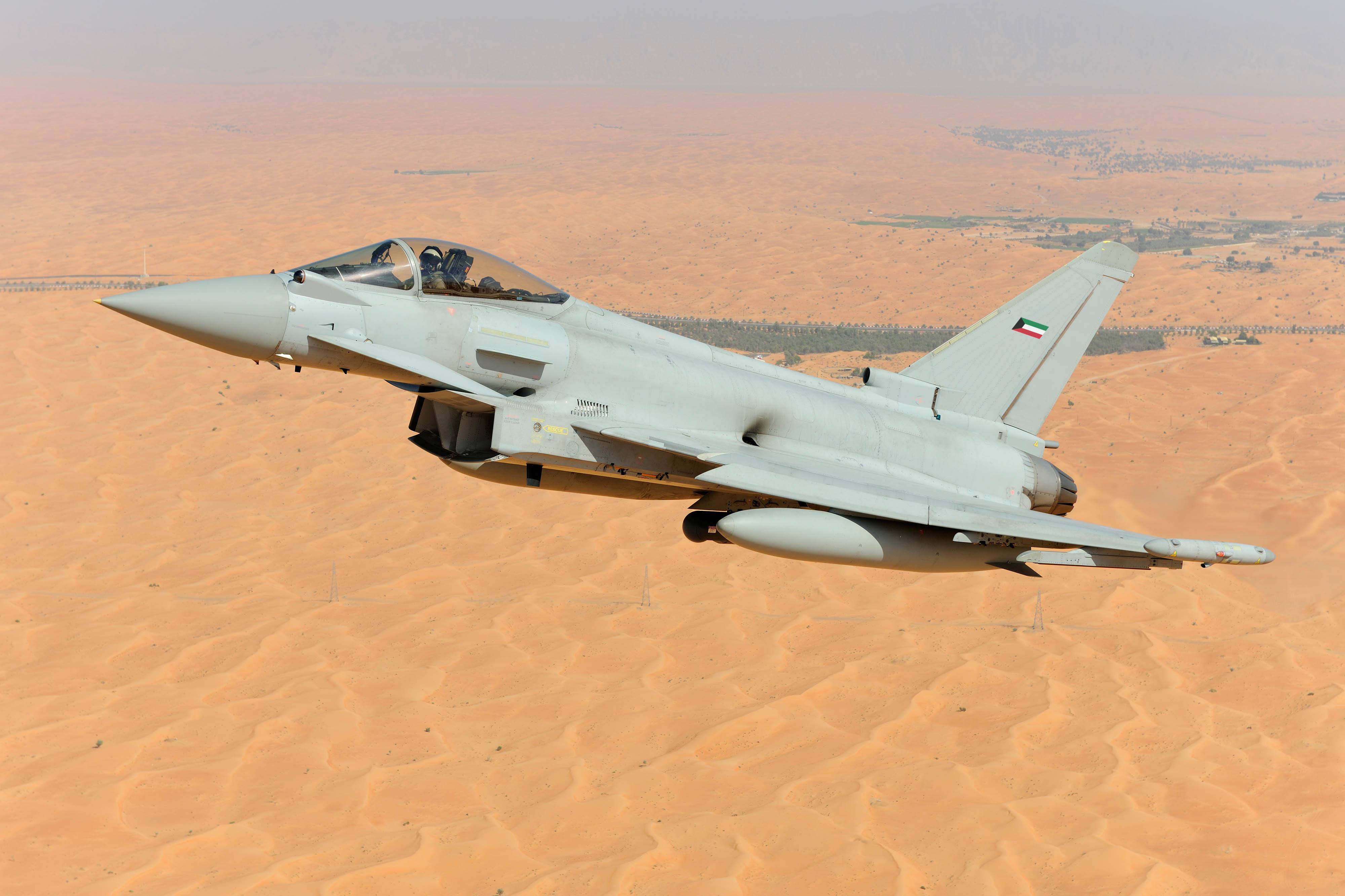Kuwait firma el contrato para adquirir 28 cazas Eurofighter